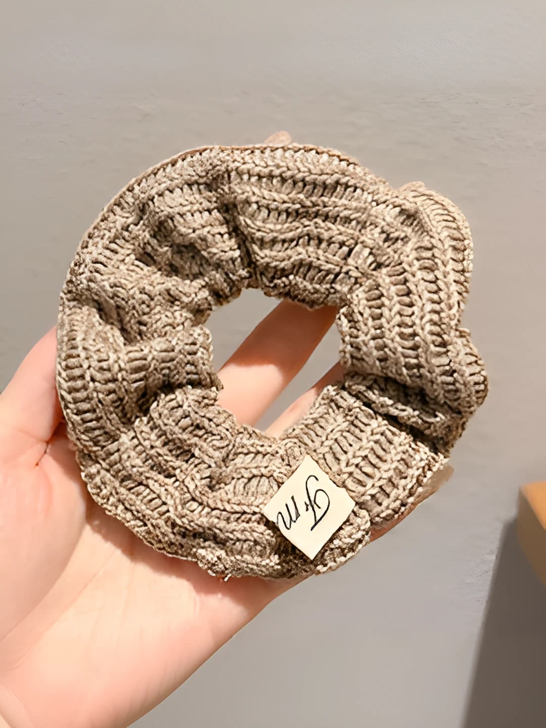Milk yarn knitted hair tie, 10 cm