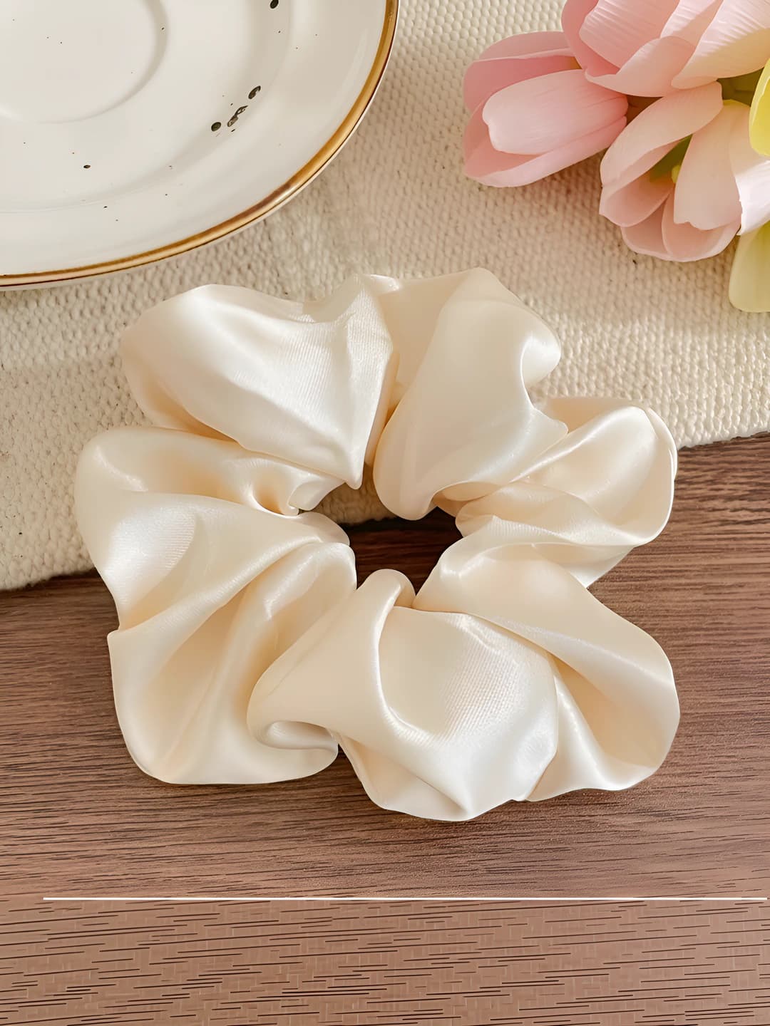 4# Large, off-white, ~13 cm