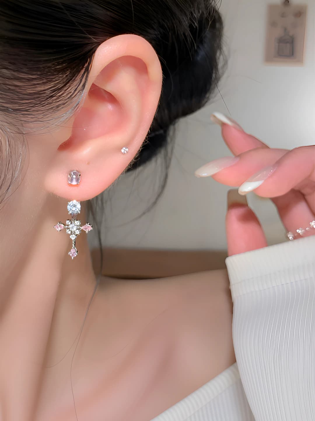 Women's titanium steel cross and horseshoe ear cuff earrings, sweet and cool style