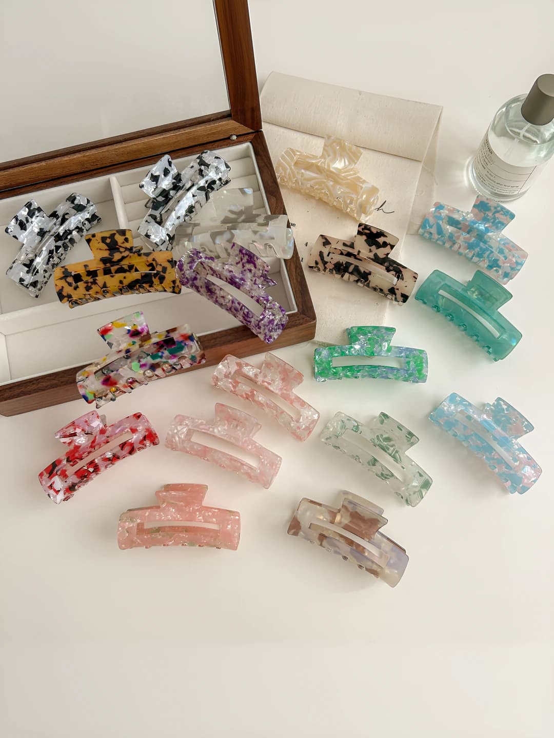 Women's hair clips and combs: retro style, large size, PVC material