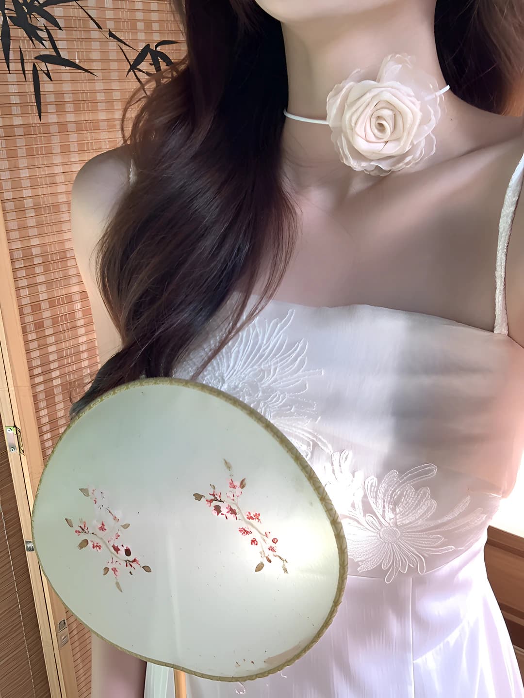Off-white rose chain (white cord)