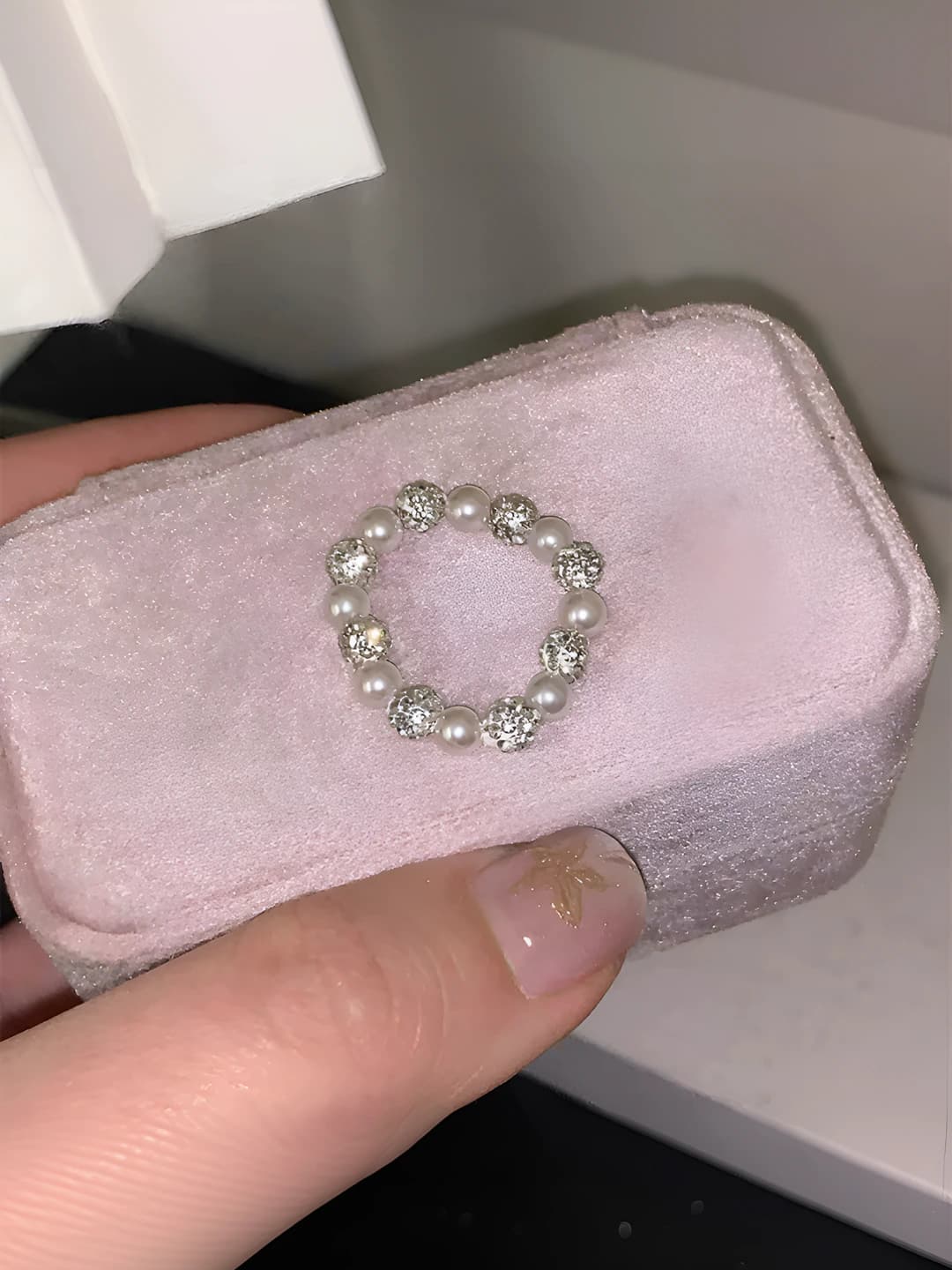Кольцо на резинке с жемчугом Swarovski