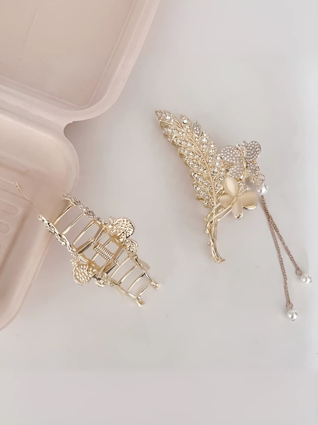 Women's hair clips and combs: pearl, butterfly and wheat ear tassel design hair clip