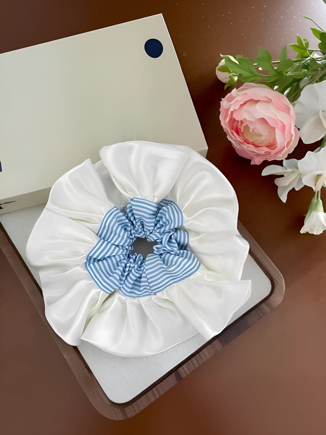 Women's Korean style striped satin stretch hair tie