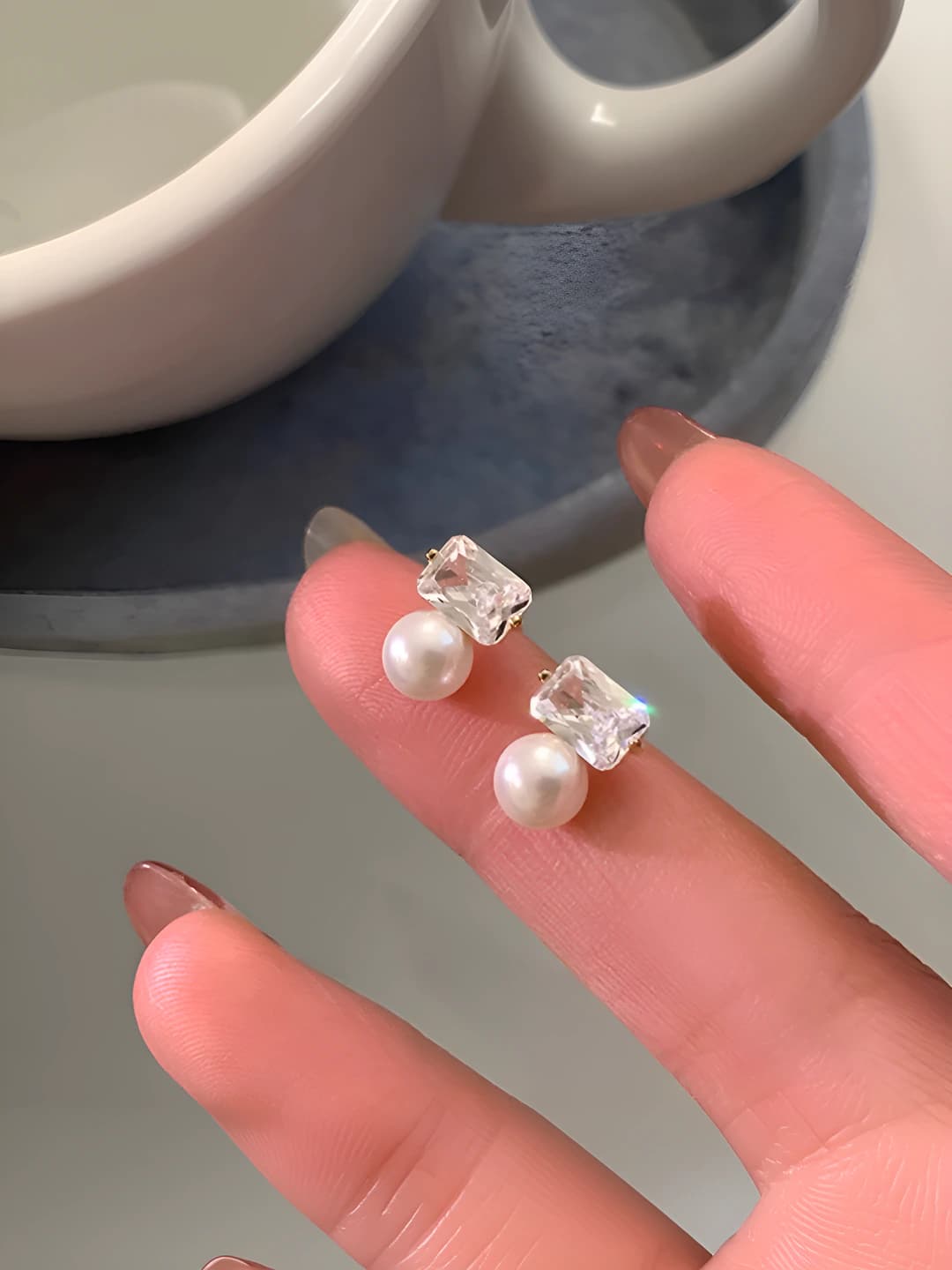 Pearl square stone stud earrings