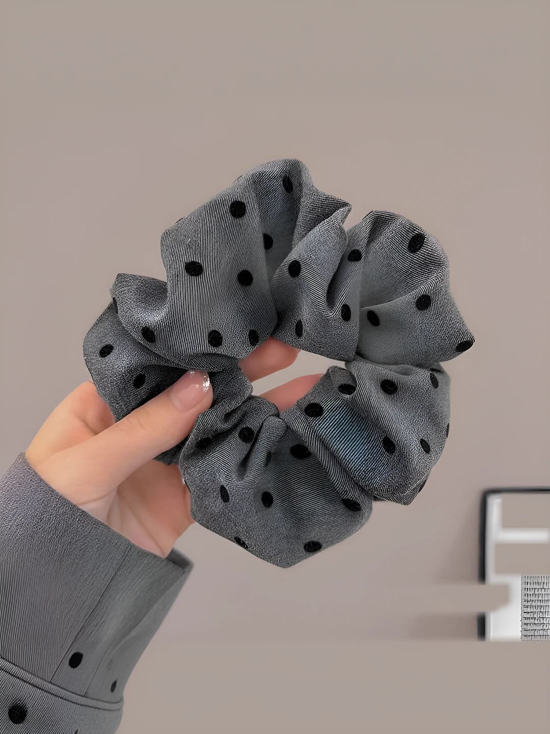 Grey polka dot, 12 cm