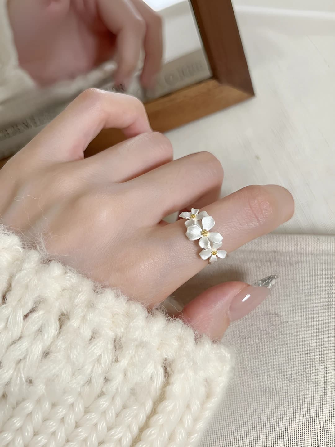 Gardenia ring