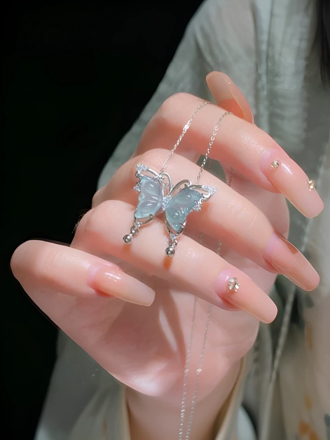 344 Butterfly resin necklace - Silver-blue