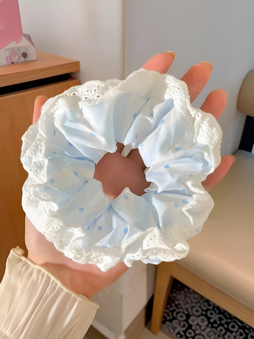 Blue polka dot, lace 10 cm