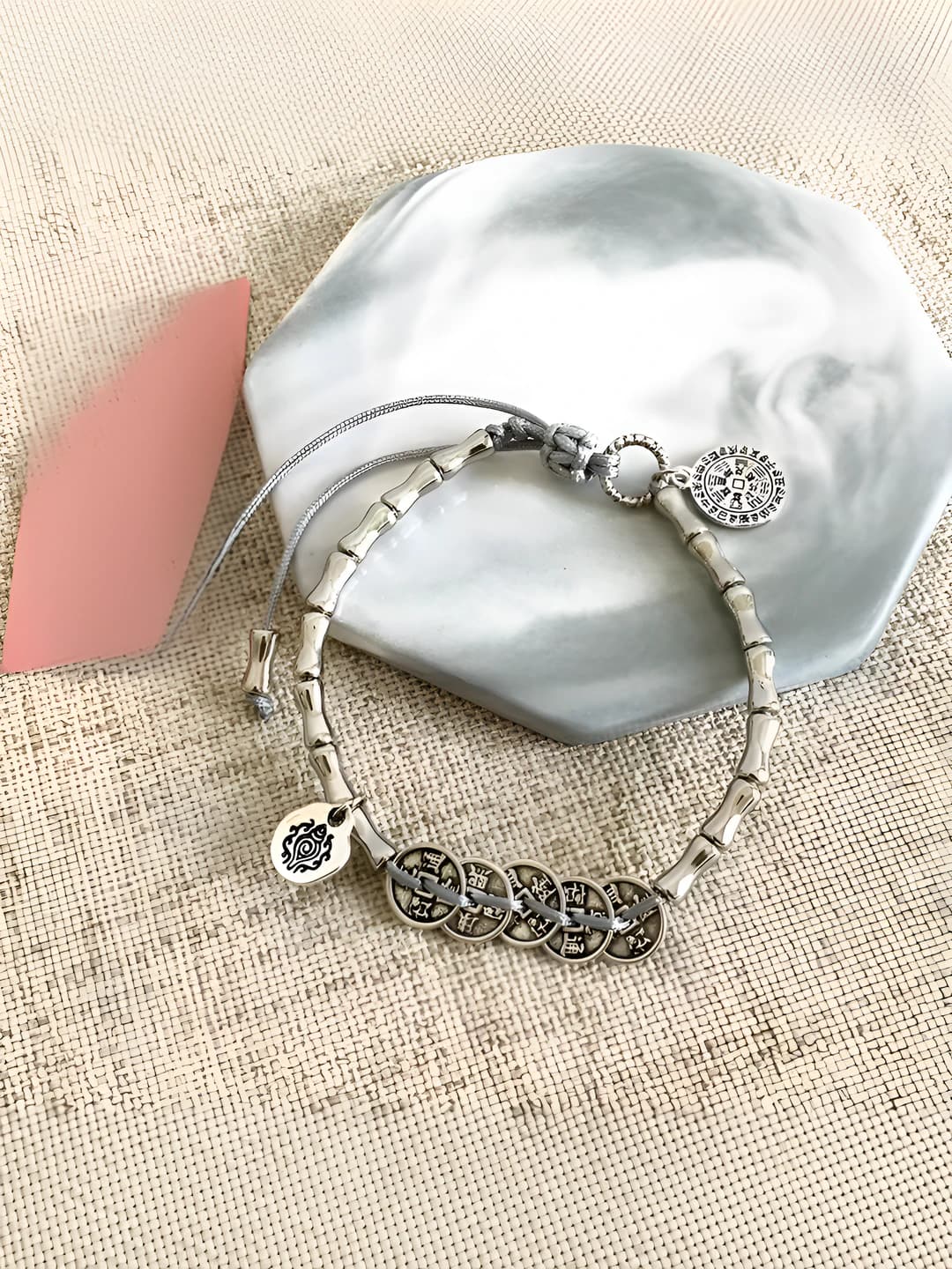 Women's bracelet in natural style with geometric design