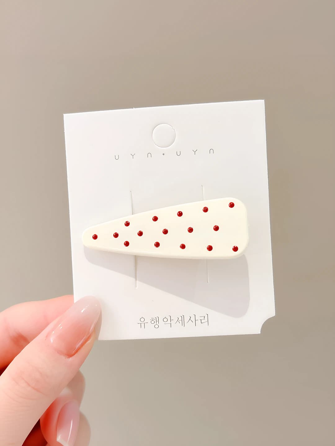 4# Red polka dot clip ~5.7cm