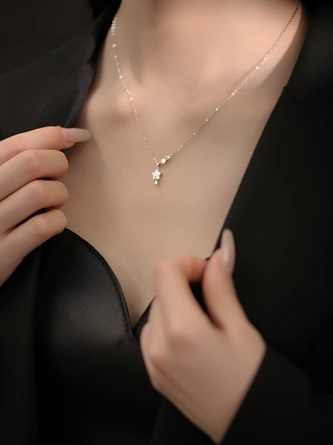 Women's Korean style star pendant necklace with zircon, elegant and simple collar chain