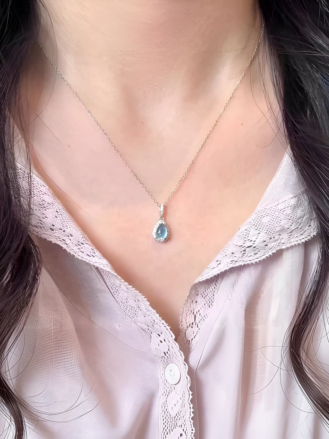White K/Aquamarine drop necklace