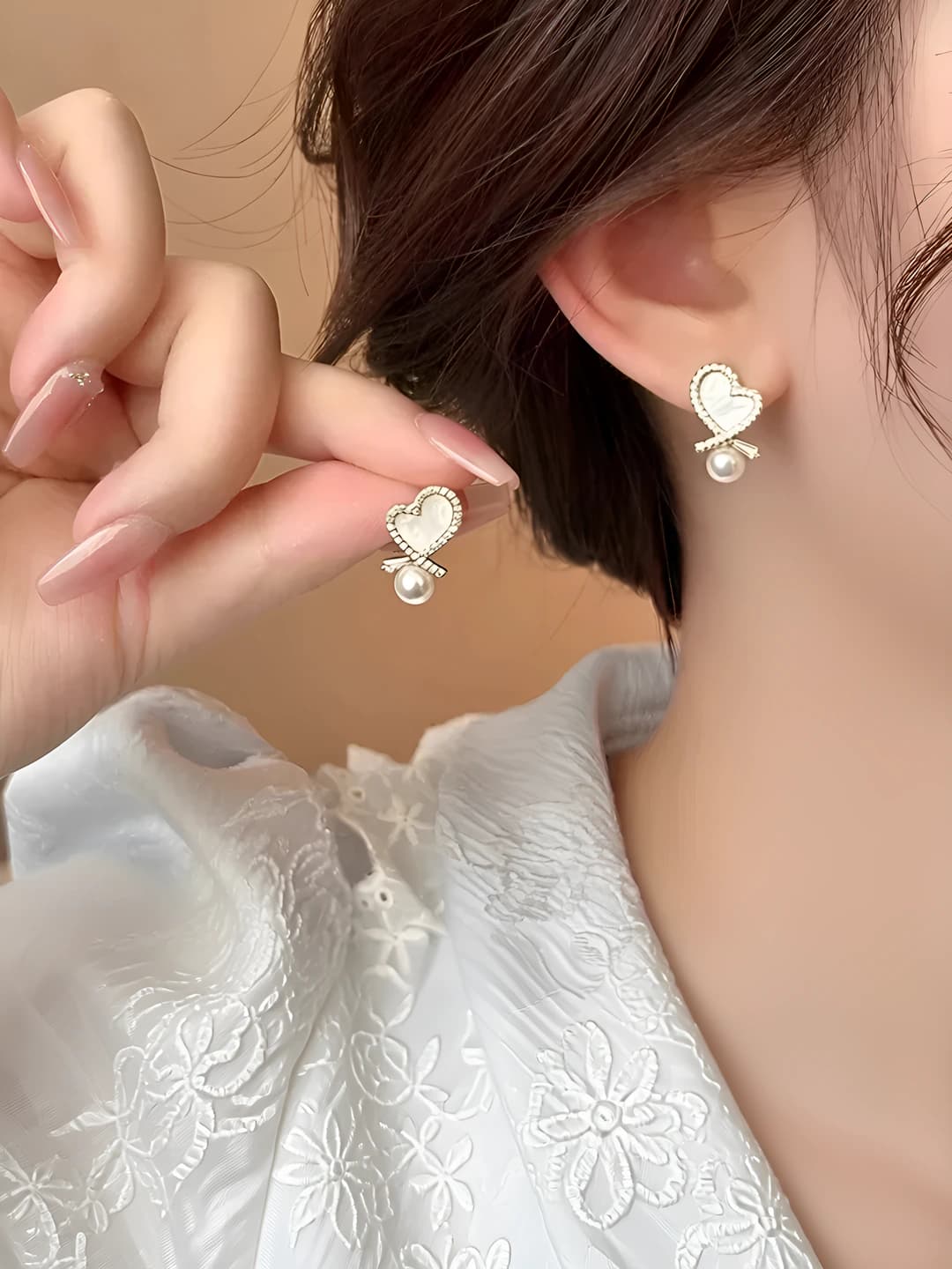 White heart pearl studs