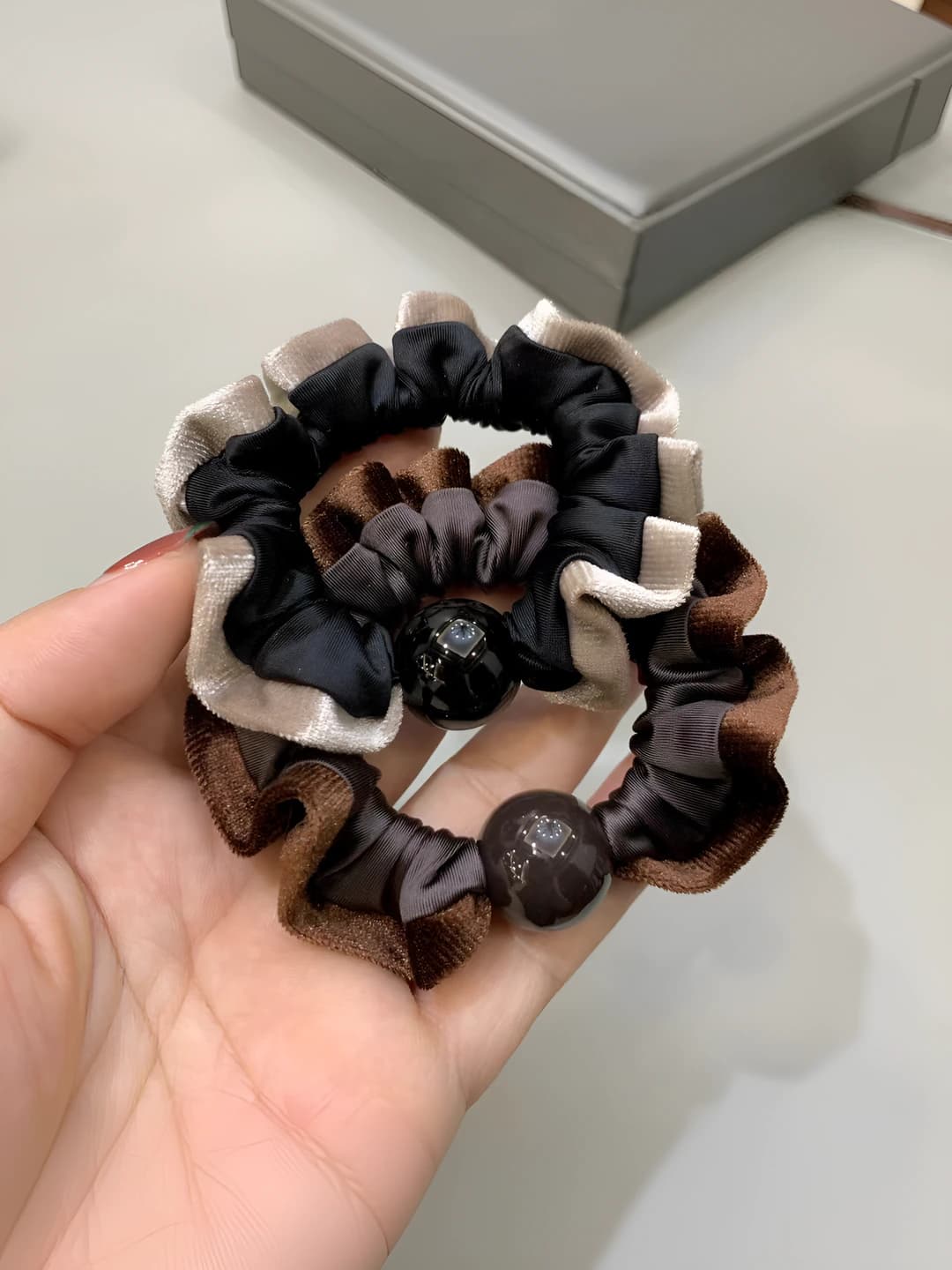 Women's hair ties: high stretch, velvet, piped edge, basic style