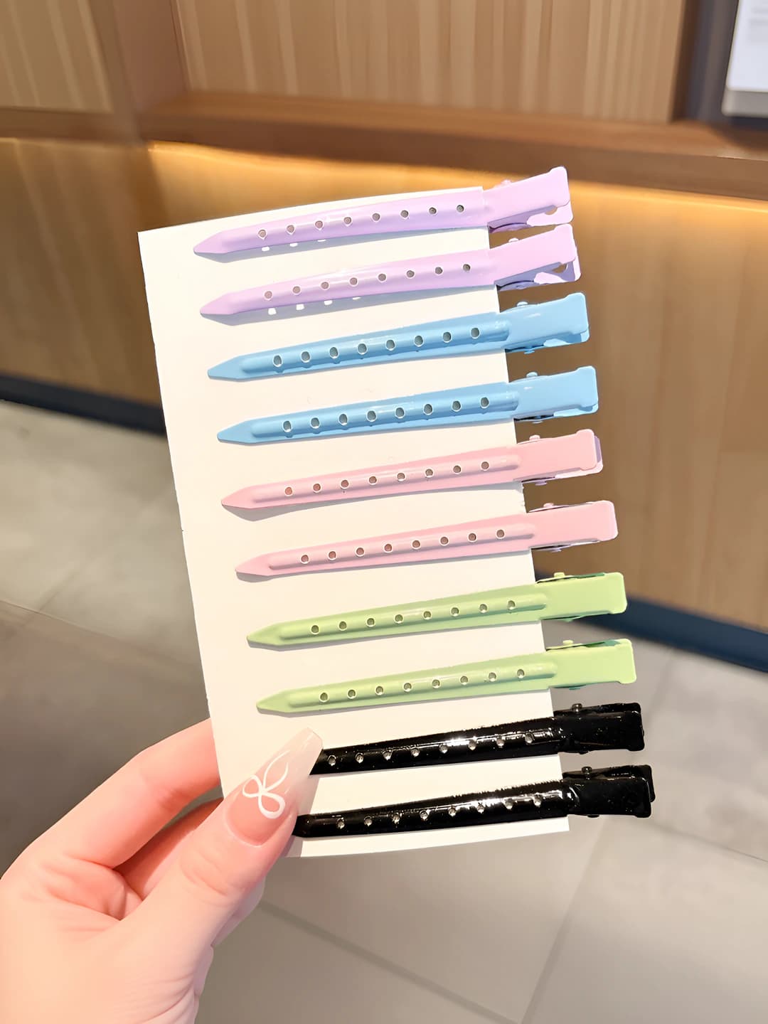 Women's hair clips: seamless metal side clip for root volume
