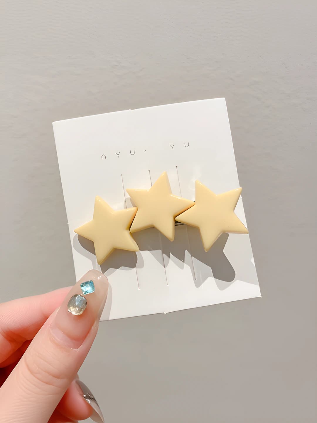 Three stars, 6 cm