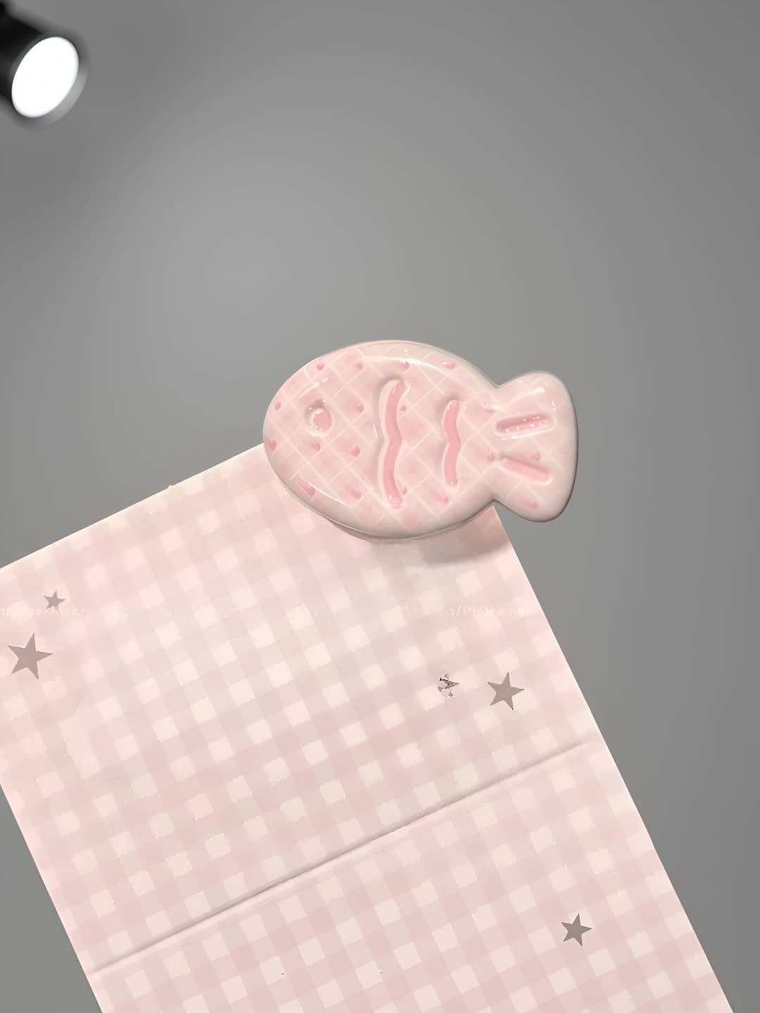 Print pink plaid cream foam fish clip, 3.2 cm