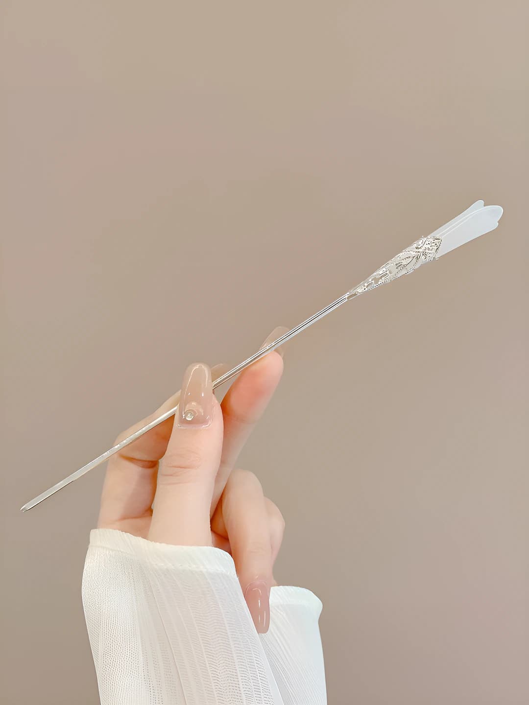 White magnolia tassel hair pin