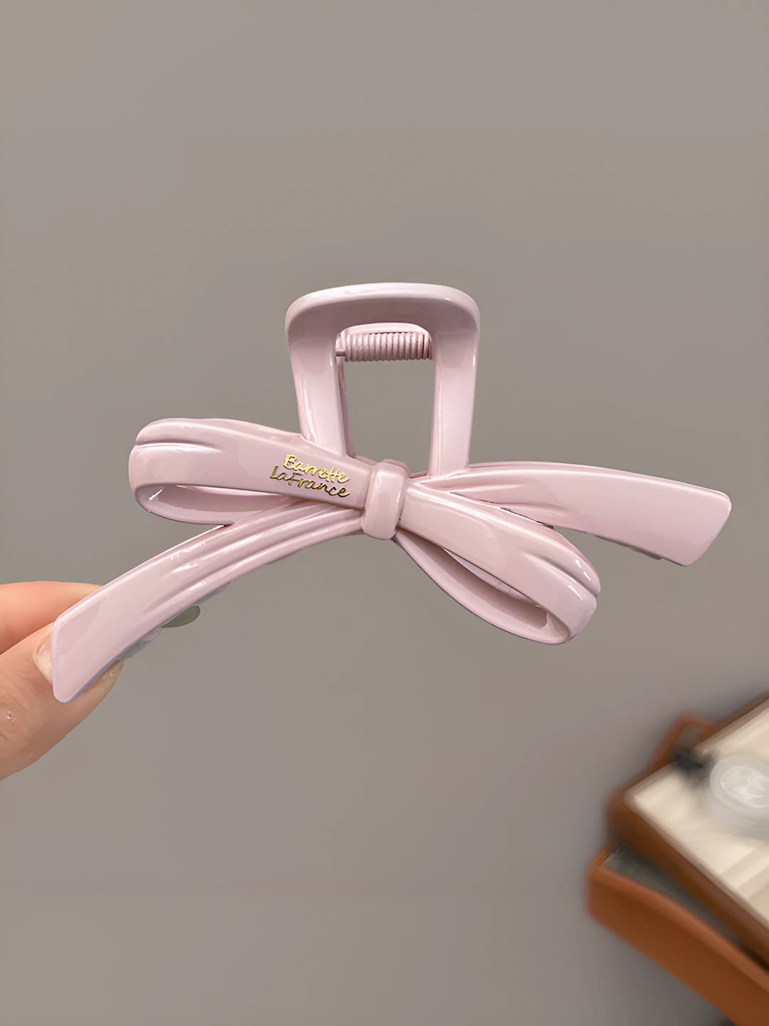 Bowtie with gold tag, pink, 13 cm