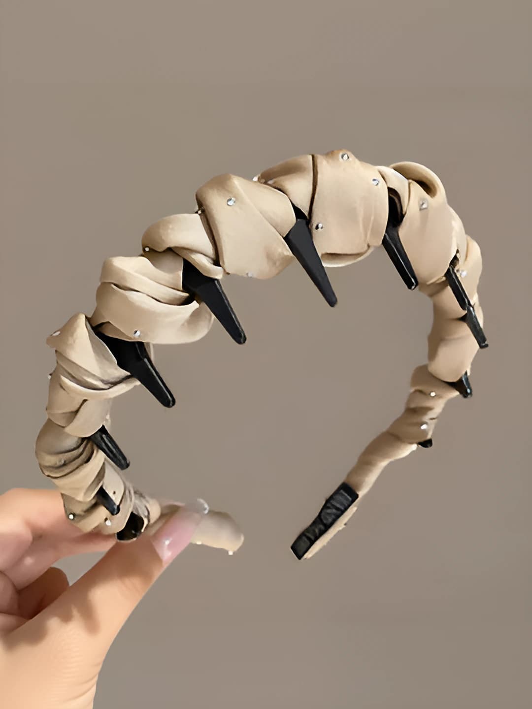 Miltilliq olmosli taq, xaki, 12 cm