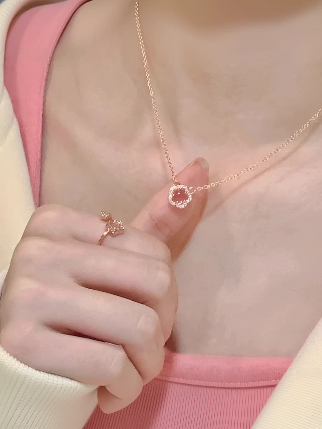 Women's crystal sakura flower pendant necklace, geometric shape, gold color, 41-50 cm