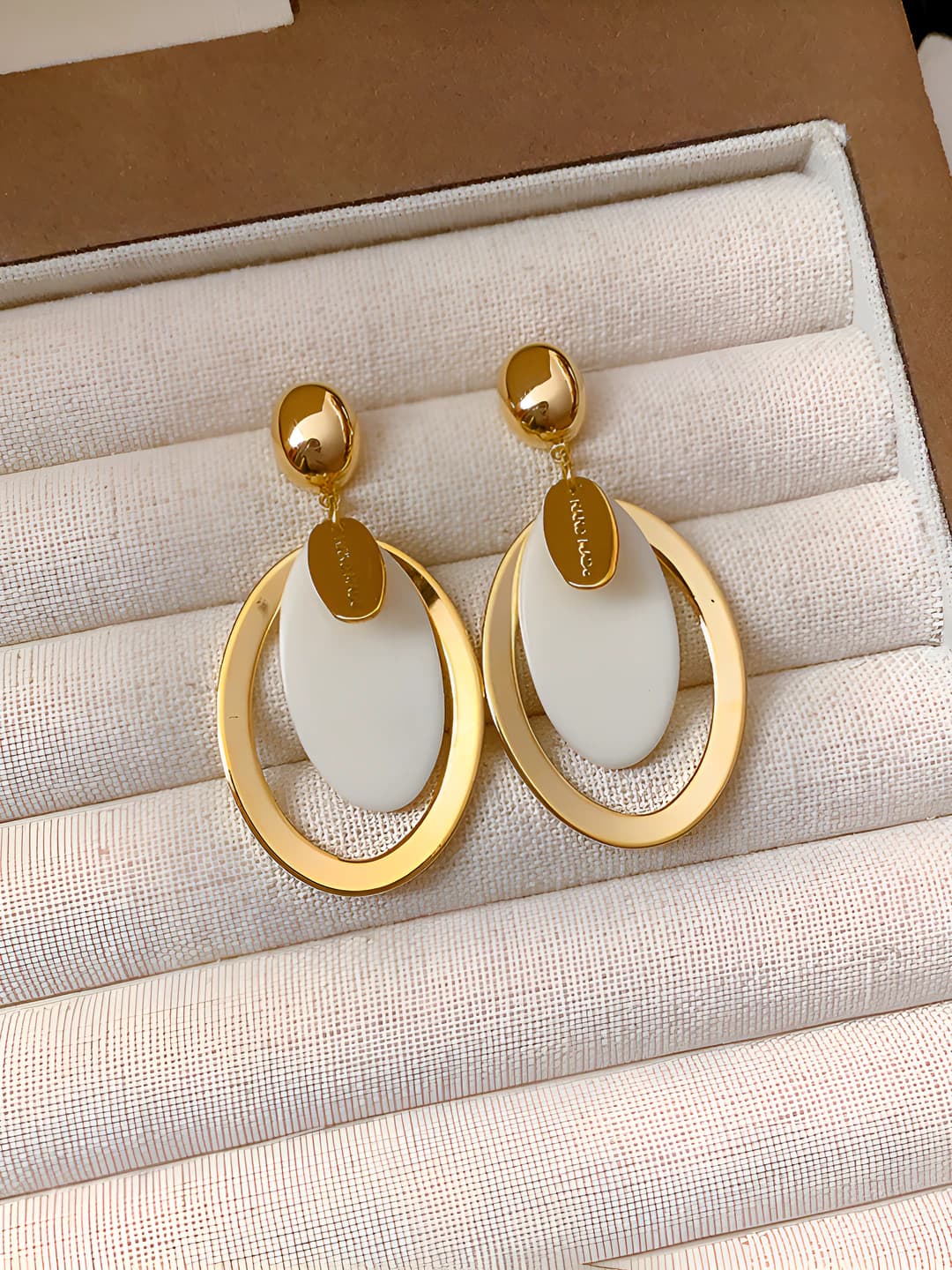 Gold, white, gold-plated