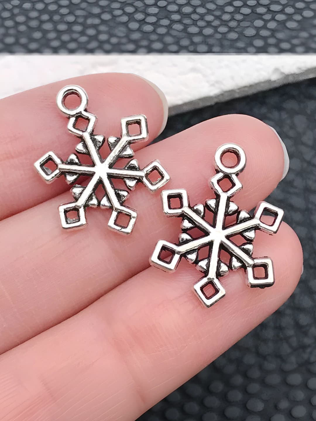 1 шт. античная серебро снежинка 15x20mm 1g