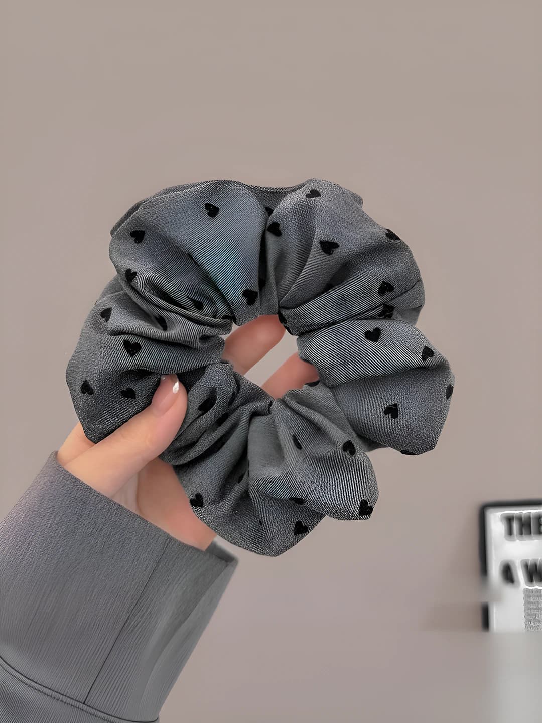 Heart, grey