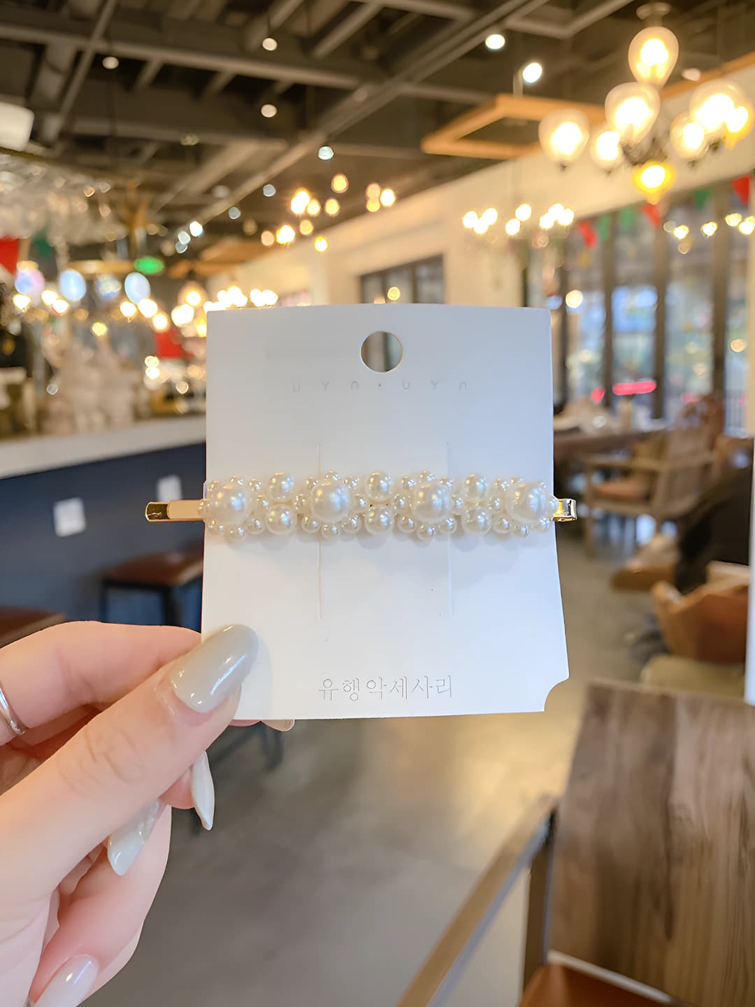 Variant B, gold, small, 4 pearls