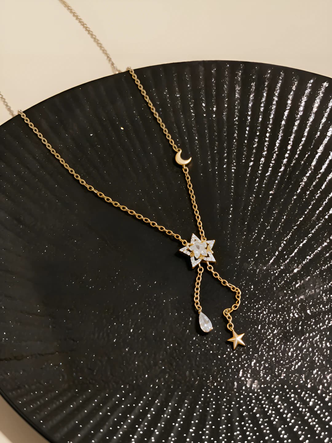 Necklace - Gold