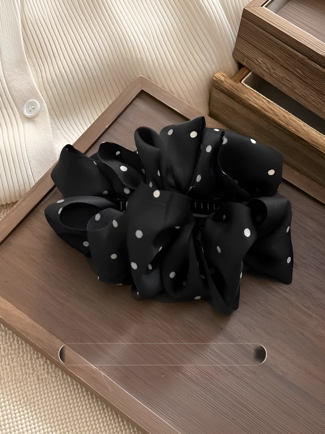 Large black polka dot, satin, multi-layer pleat 13 cm