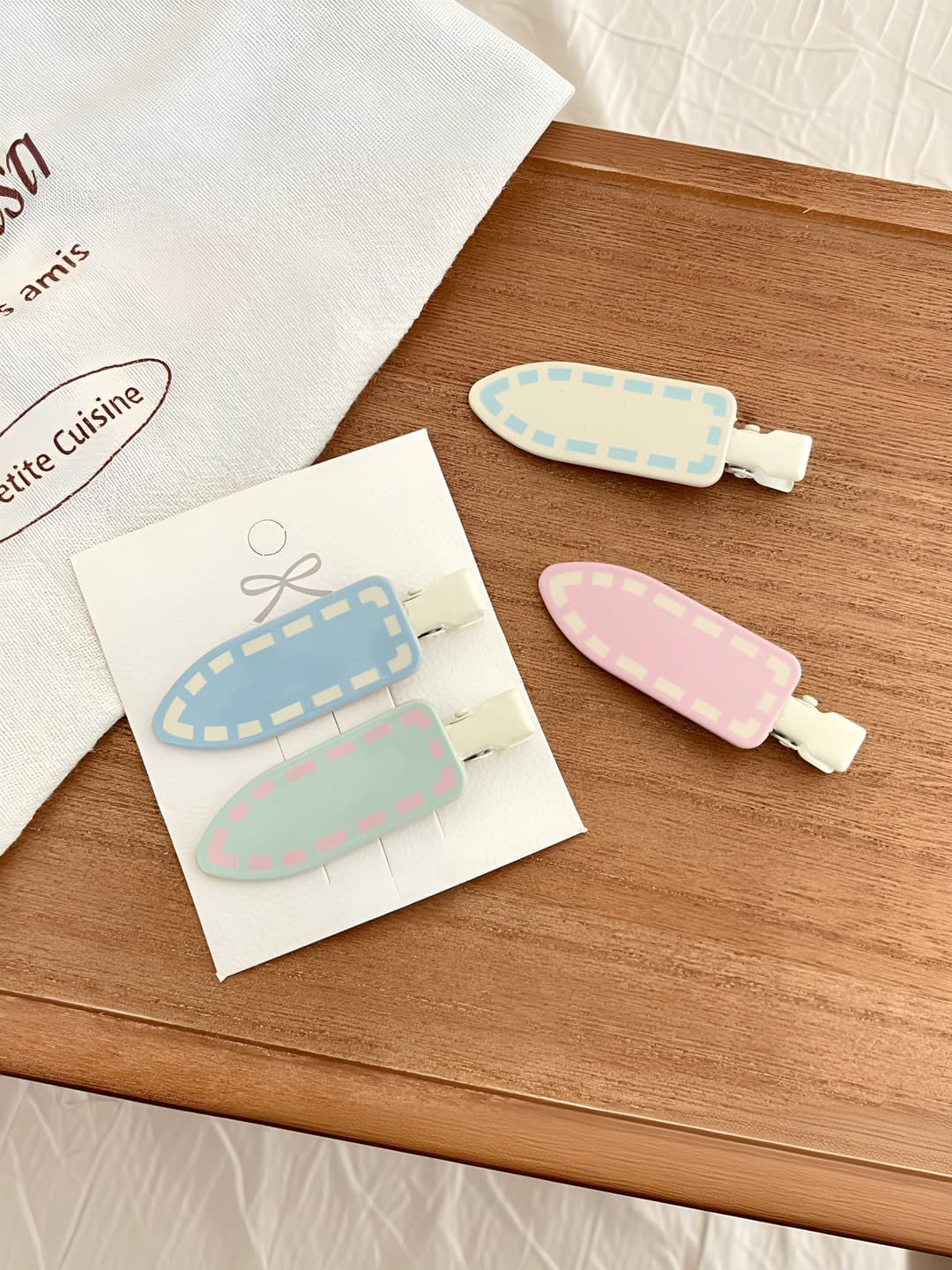 Women's seamless hair clips and combs, acrylic, for bangs, design element: geometry, style: fresh and sweet