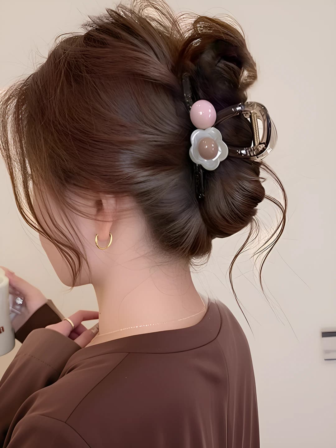 Off-white small flower 8 cm