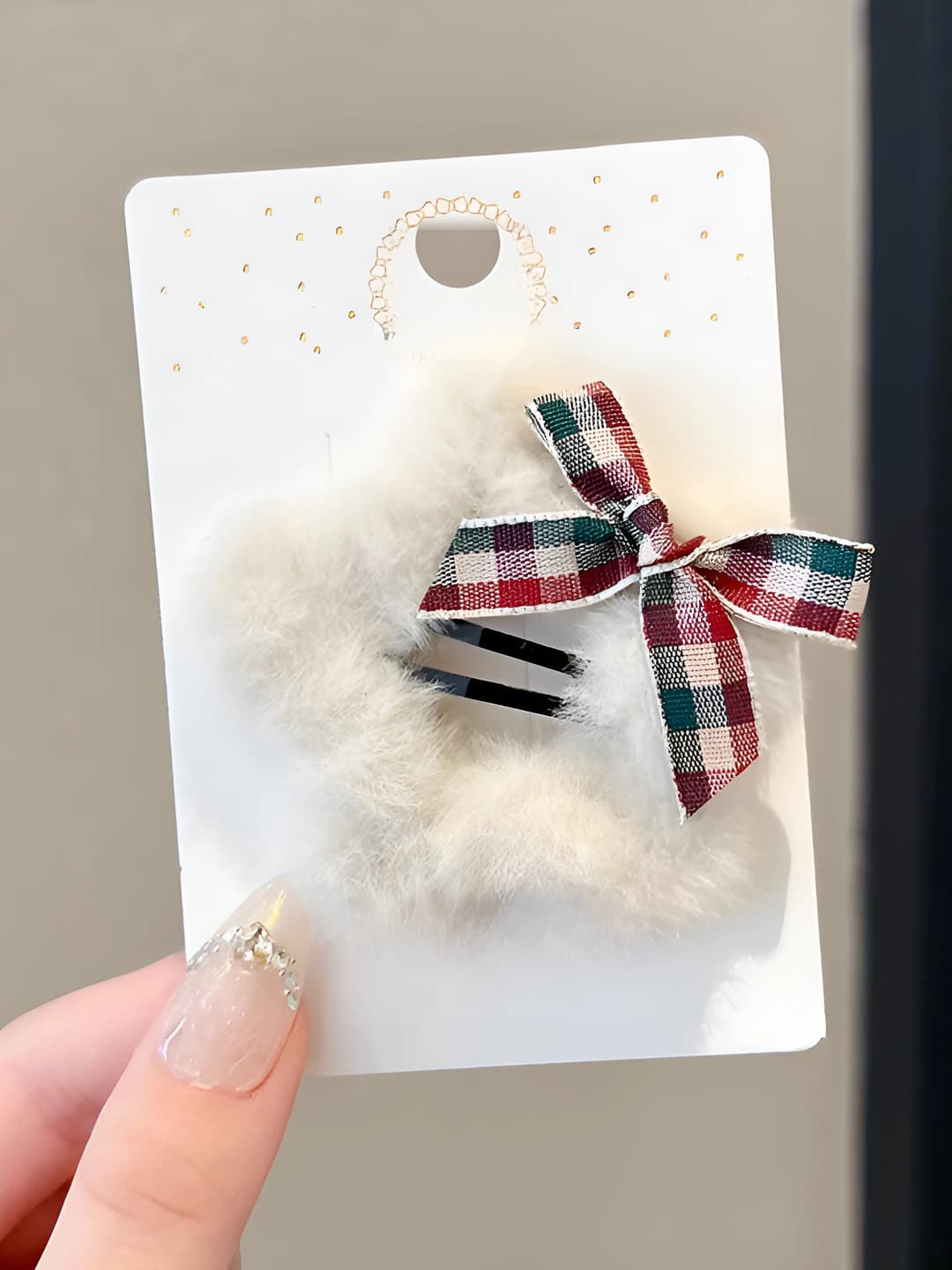 4# Beige fluffy star hair clip