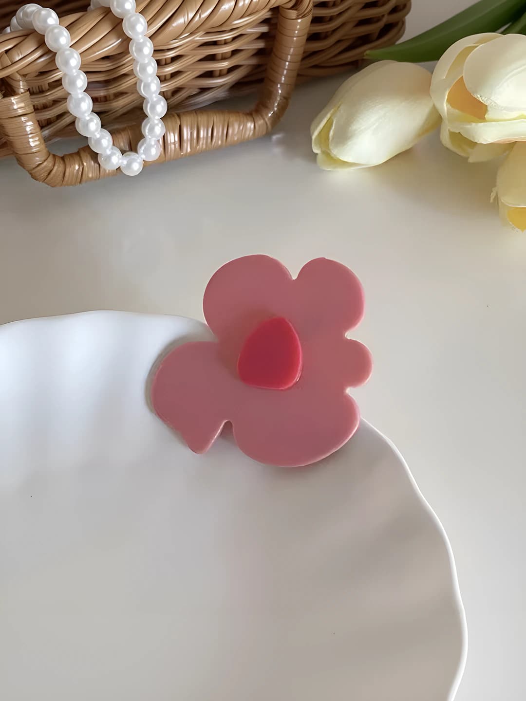27# Light pink irregular flower clip