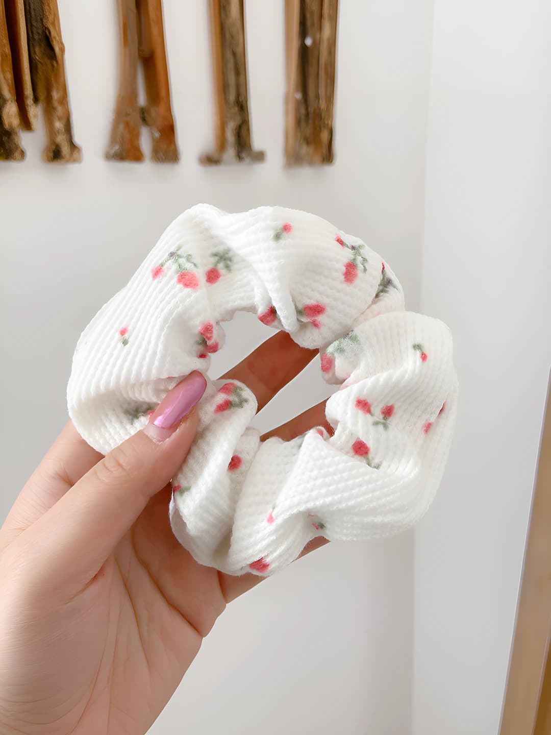 8# Red floral hair tie