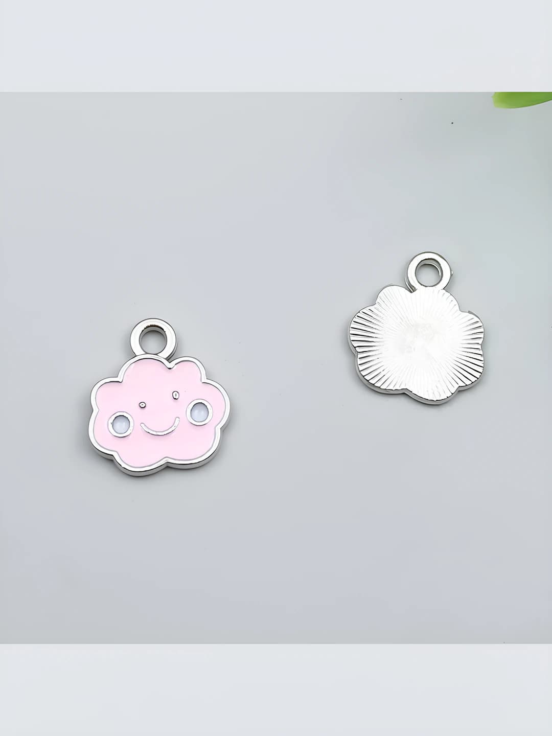 White K pink smile cloud 12x13mm-0.5g