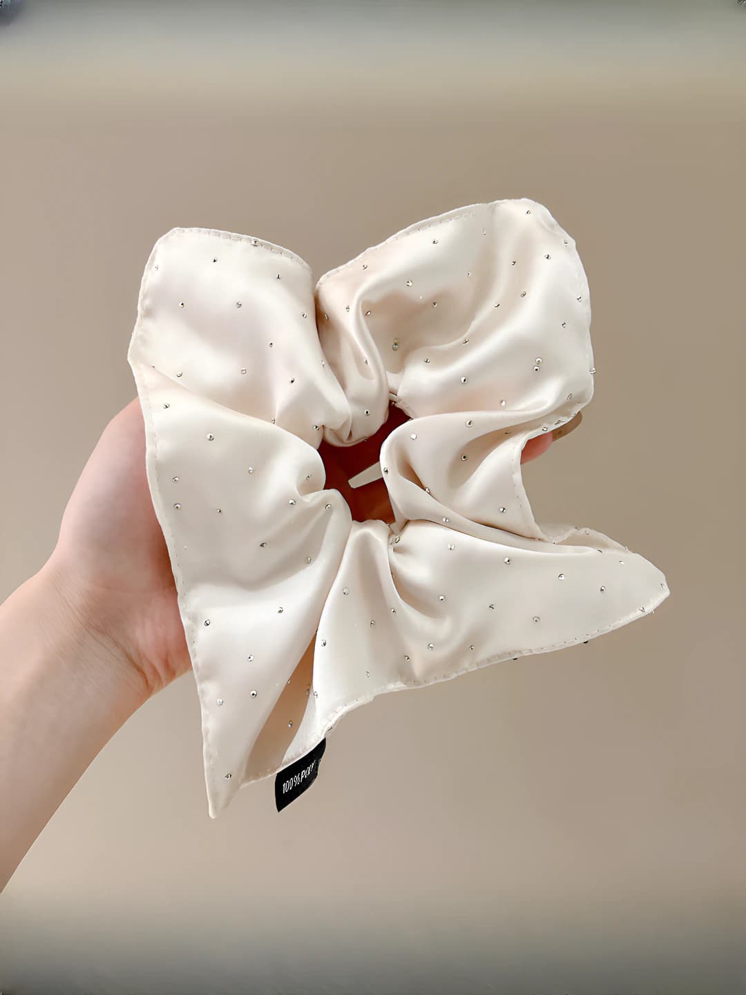 Beige, ~18 cm