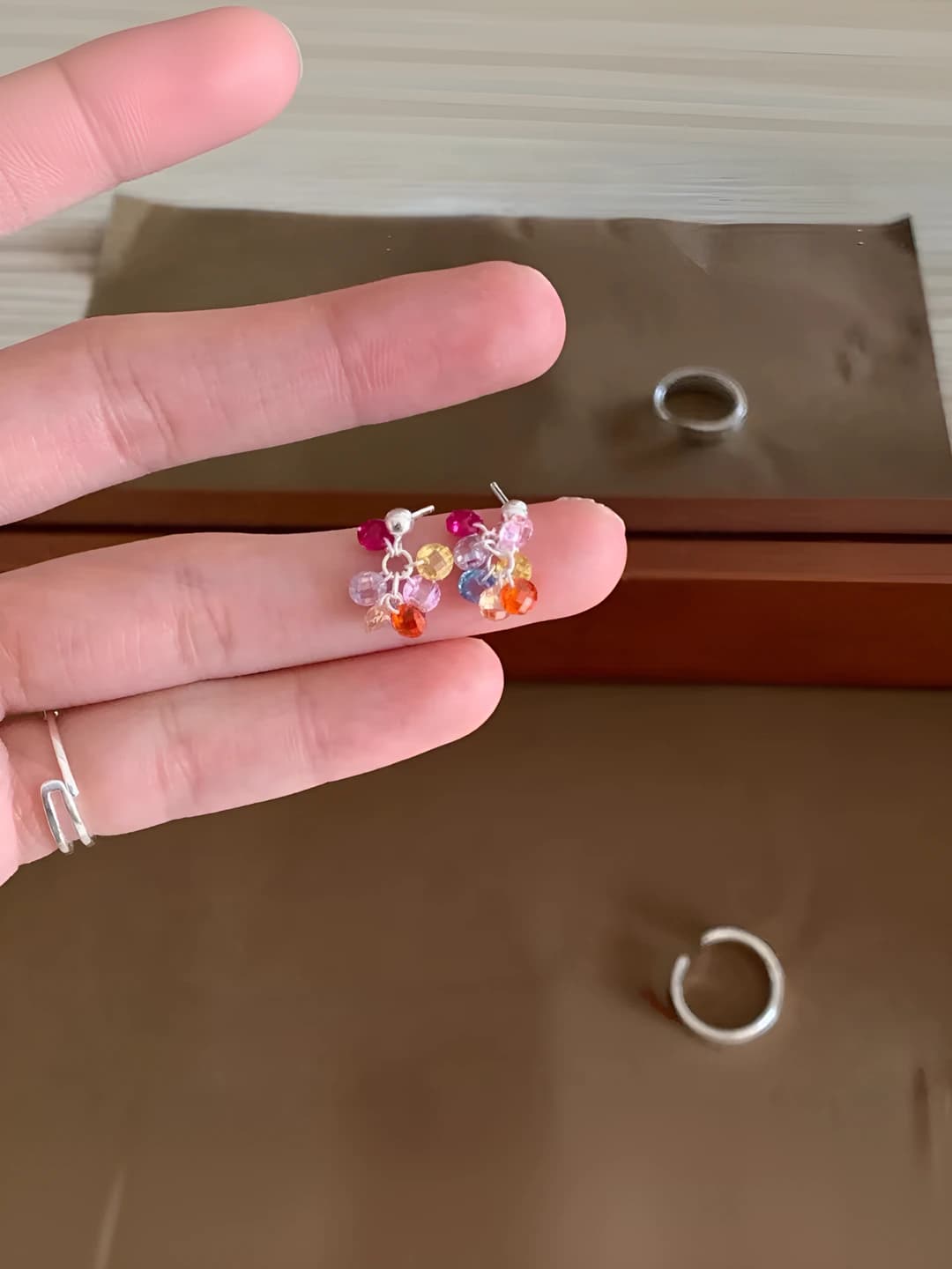 Rang-barang fransuzcha quloq uchidagi