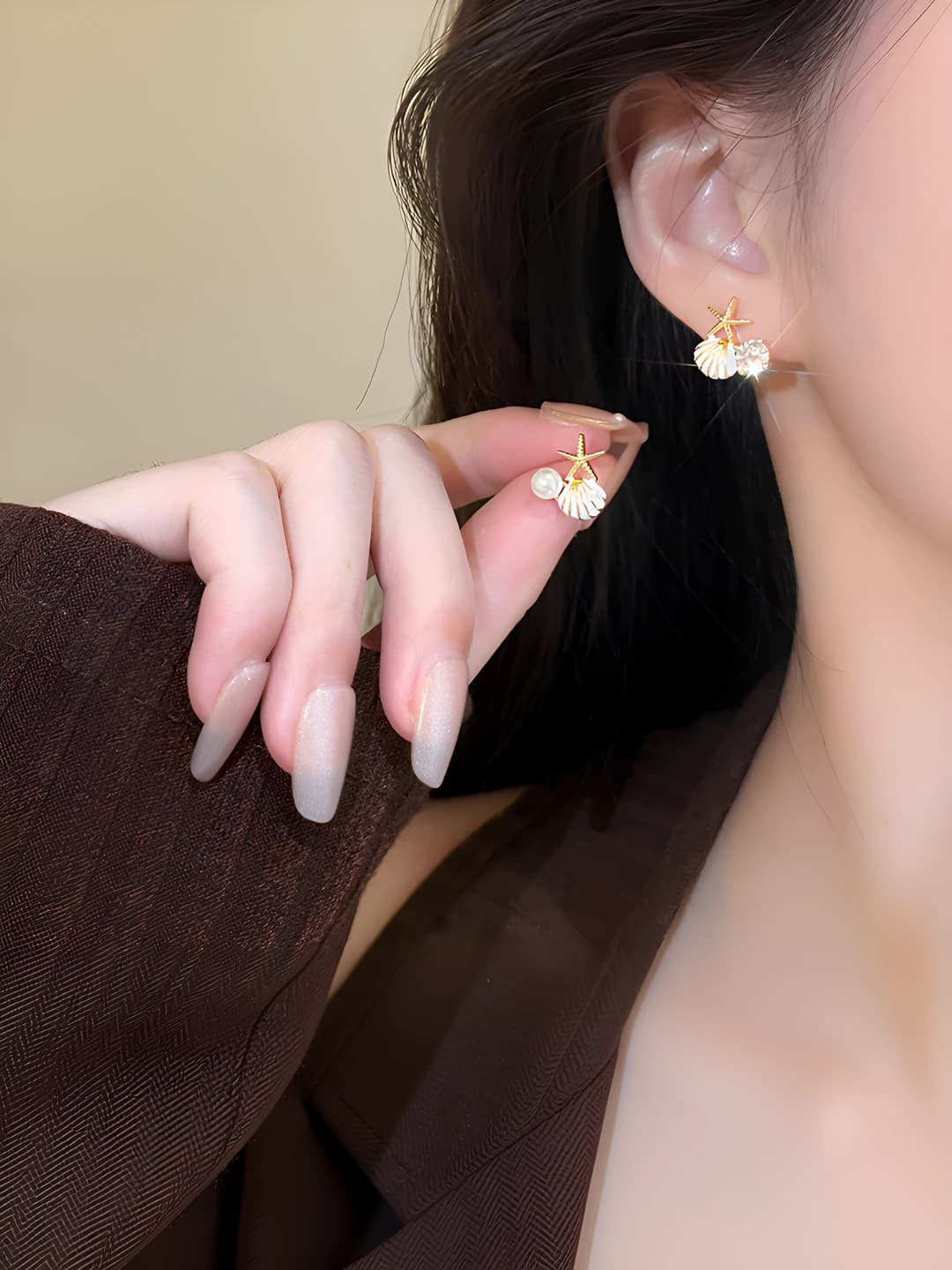Starfish shell pearl studs (Gold)