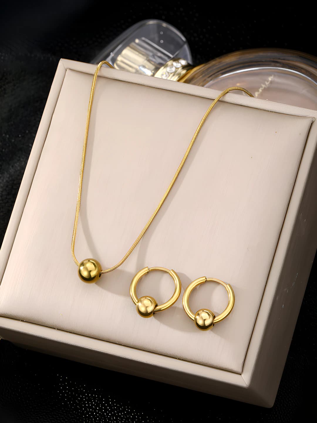 Women's gold-plated ball necklace and hoop earring set, titanium steel, heart design element, 41-50 cm