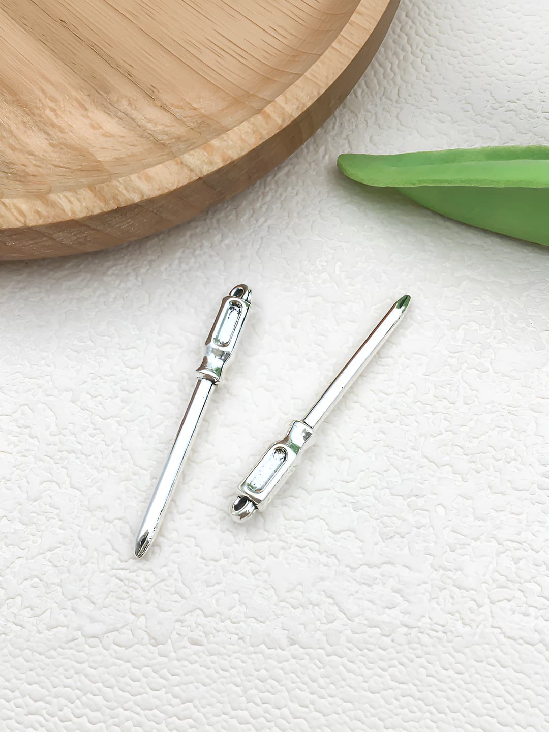 1 pc screwdriver 4x33mm-1.2g