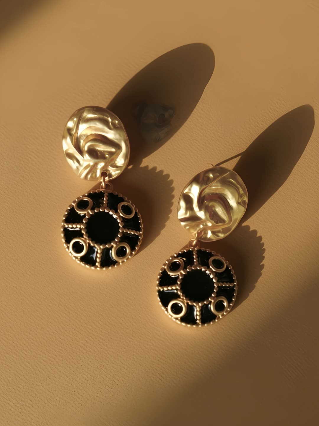 36# Silver post - Matte gold - Black