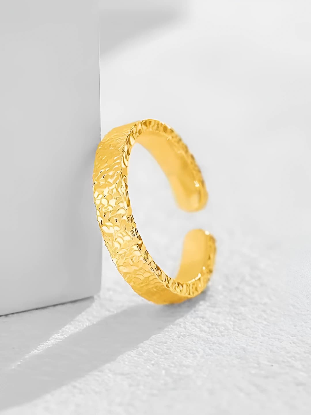 Women's open ring in bronze, geometric shape, retro style