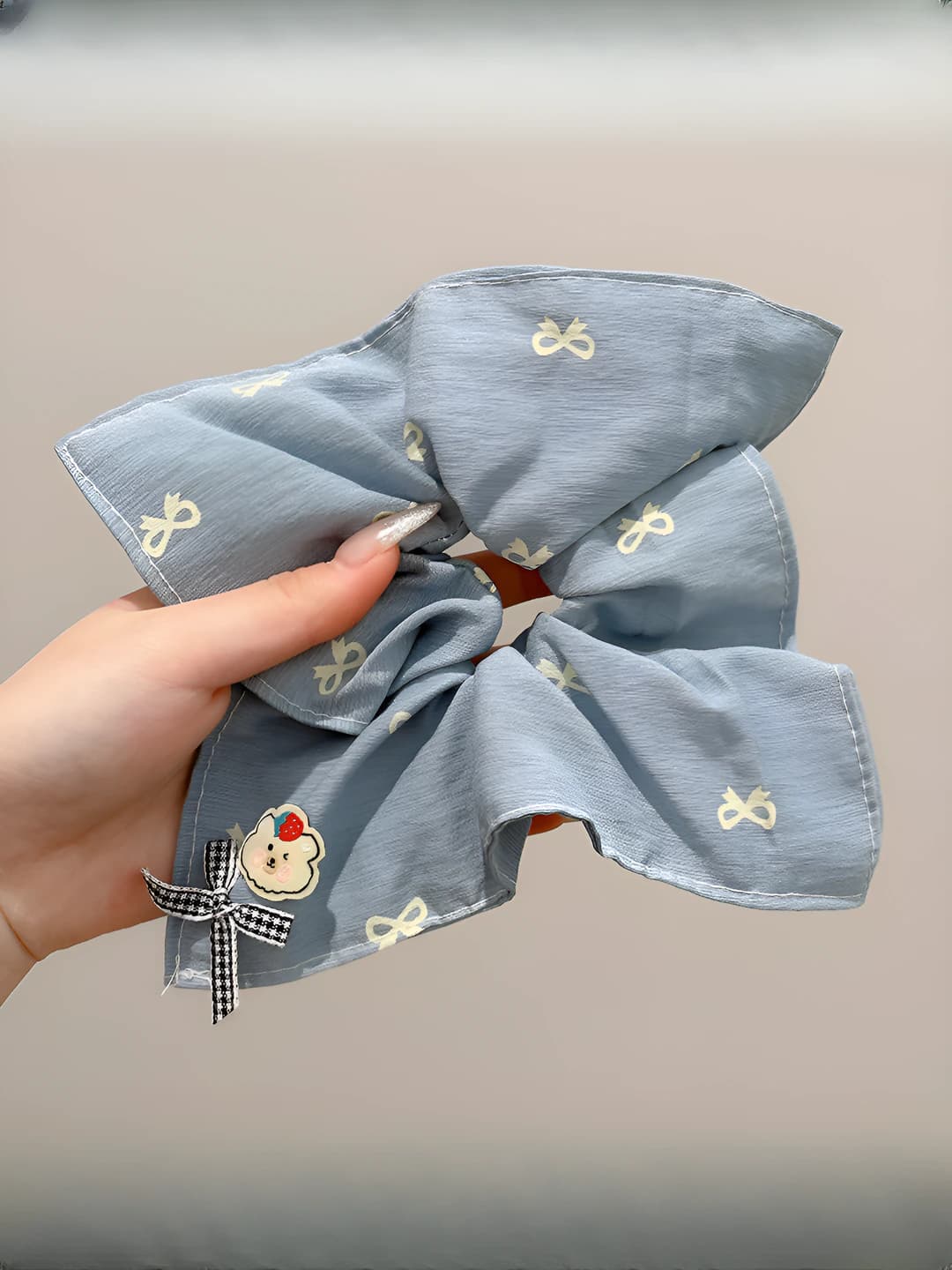 Ko'k bow, kvadrat
