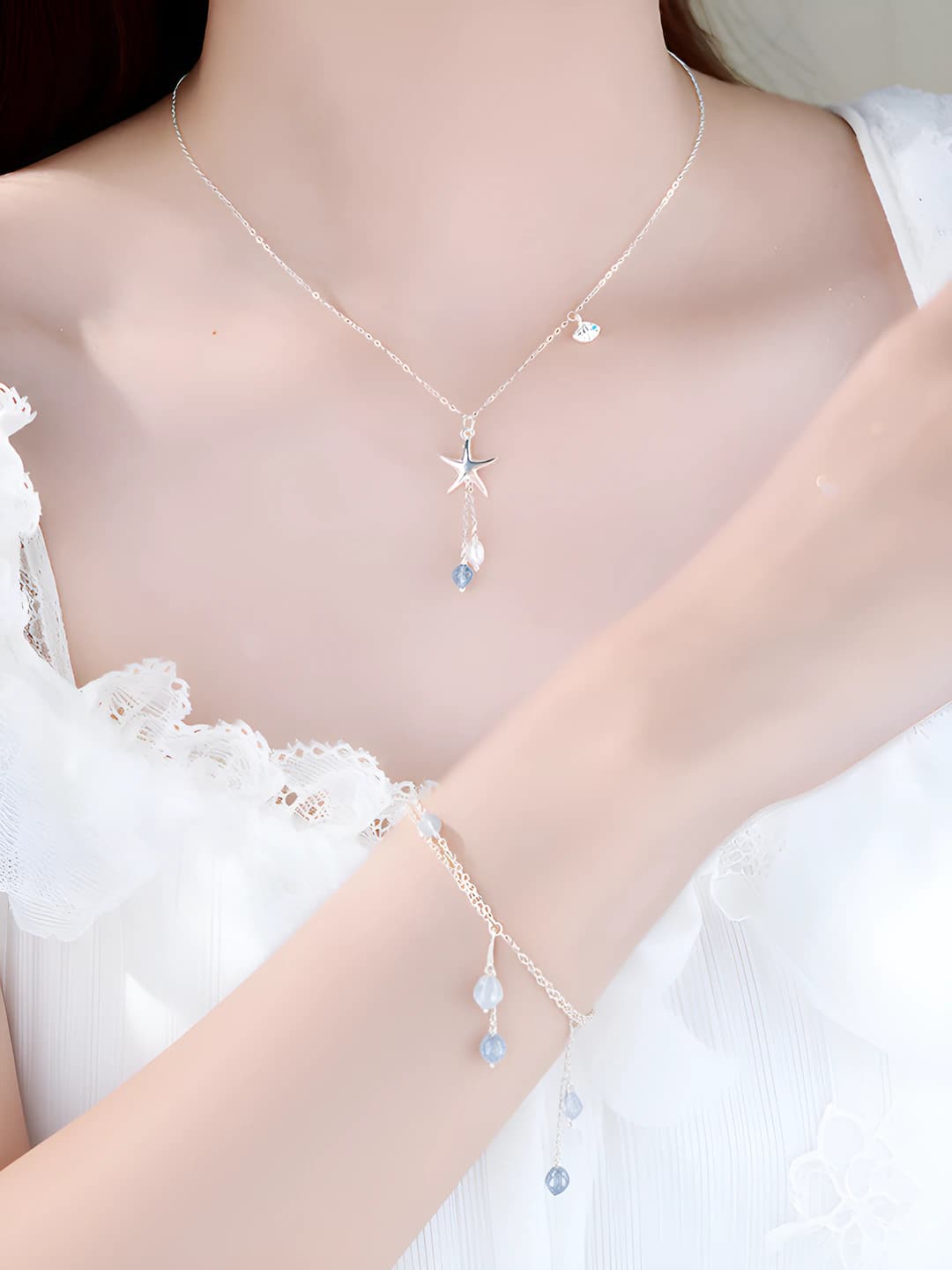 Women's starfish pendant necklace in Korean style with blue zircon and heart charm