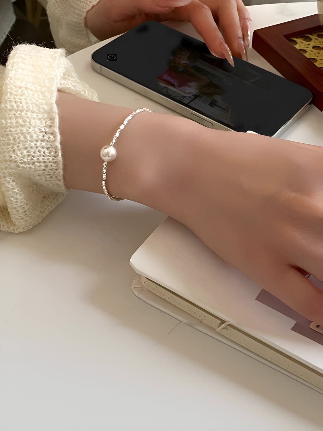 Women's bracelet with pearl and geometric shape, 2026, ins style, design element: fresh and sweet