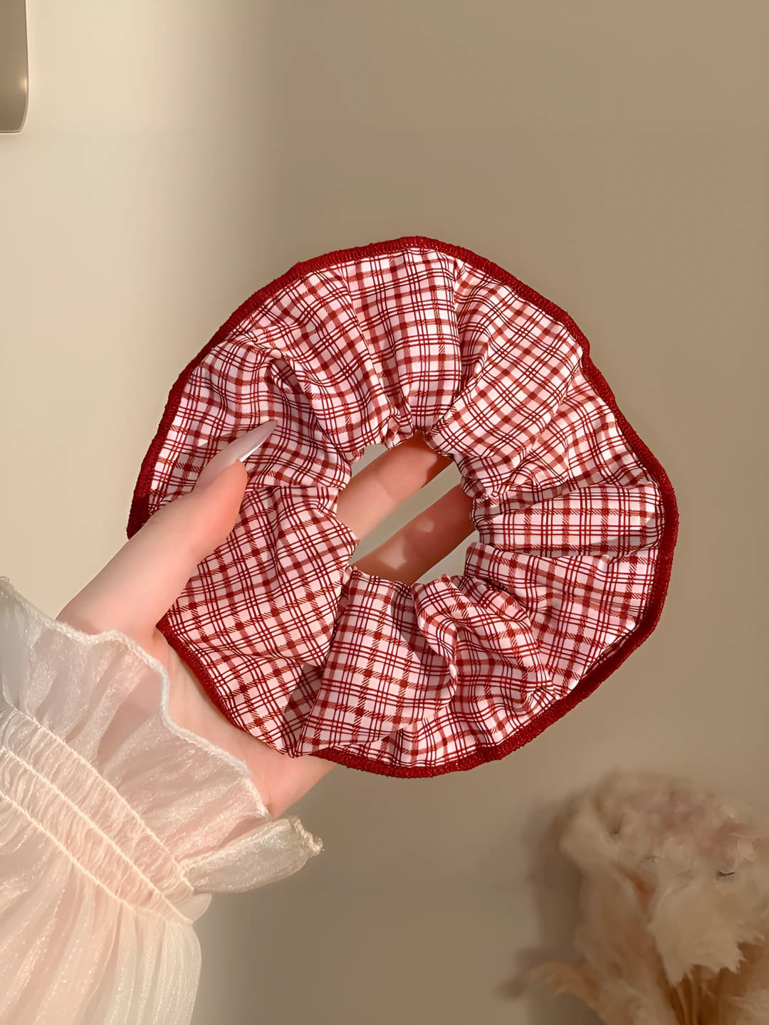 Red plaid, 14 cm