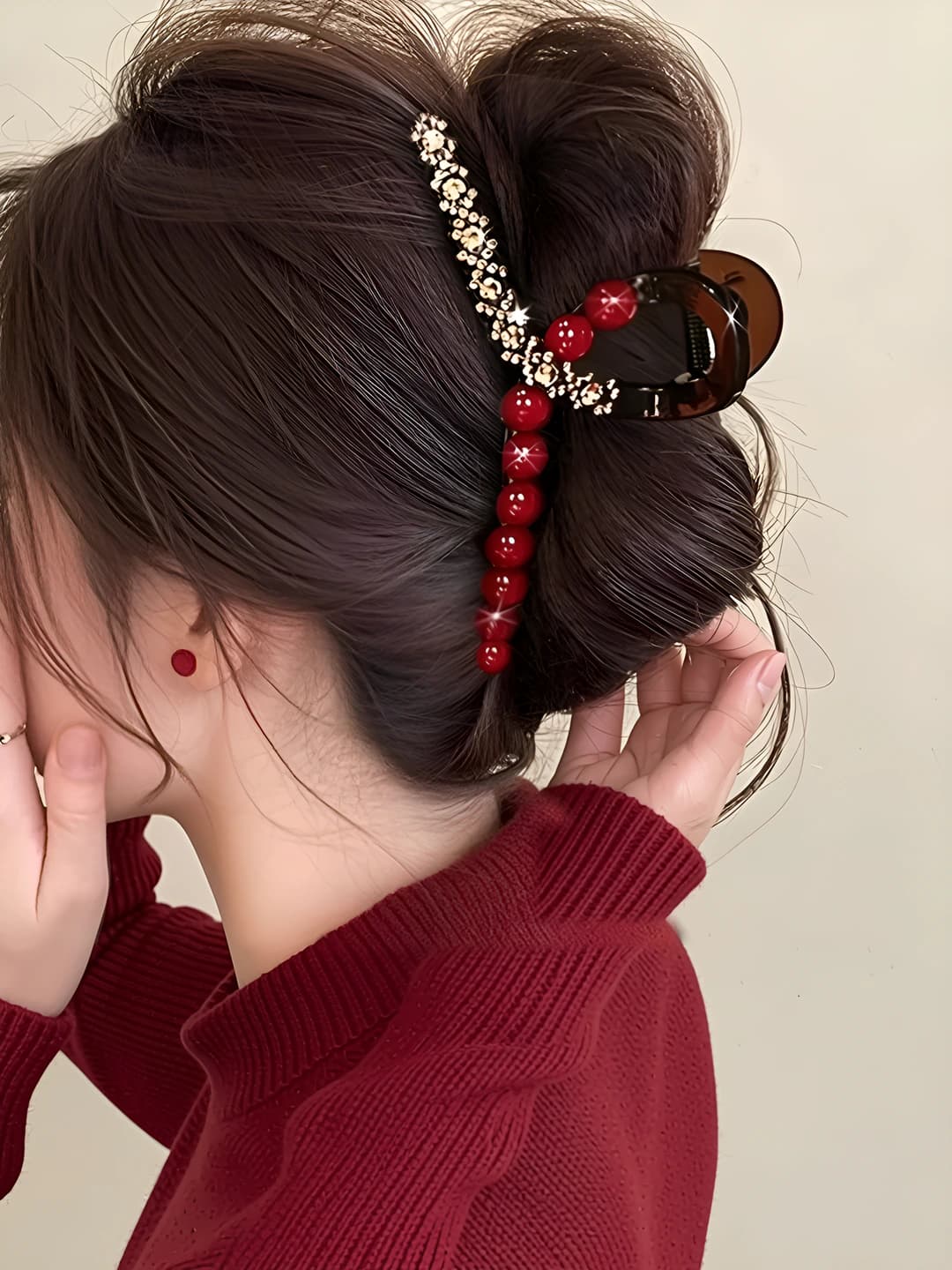 Красный бусинный клипс, 13 см